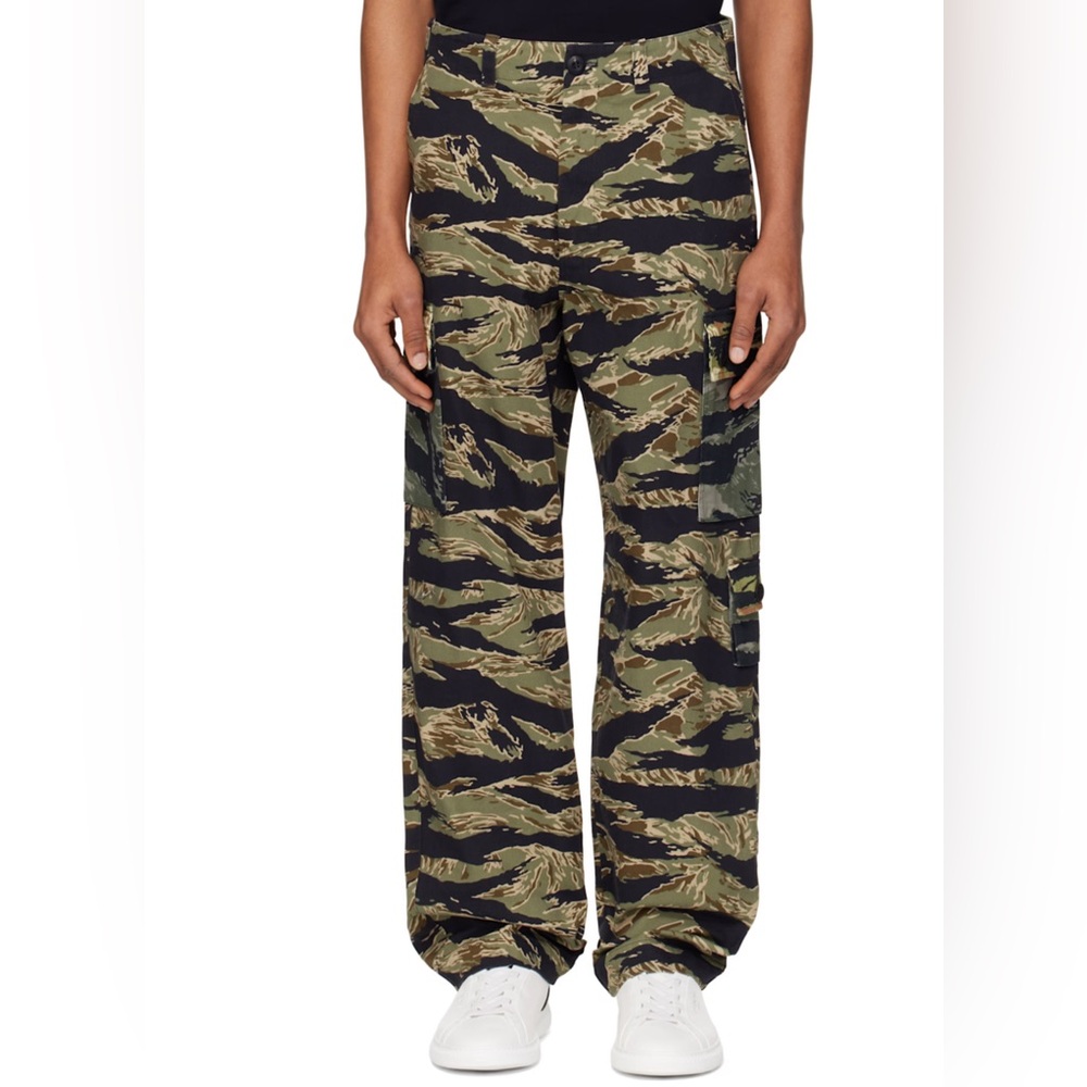 GIVENCHY Black & Khaki Camo Print Cargo Pants. Like new‎